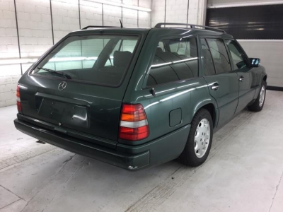 obrázek vozu MERCEDES-BENZ W124 300 TE 4-Matic Automatic 132kW